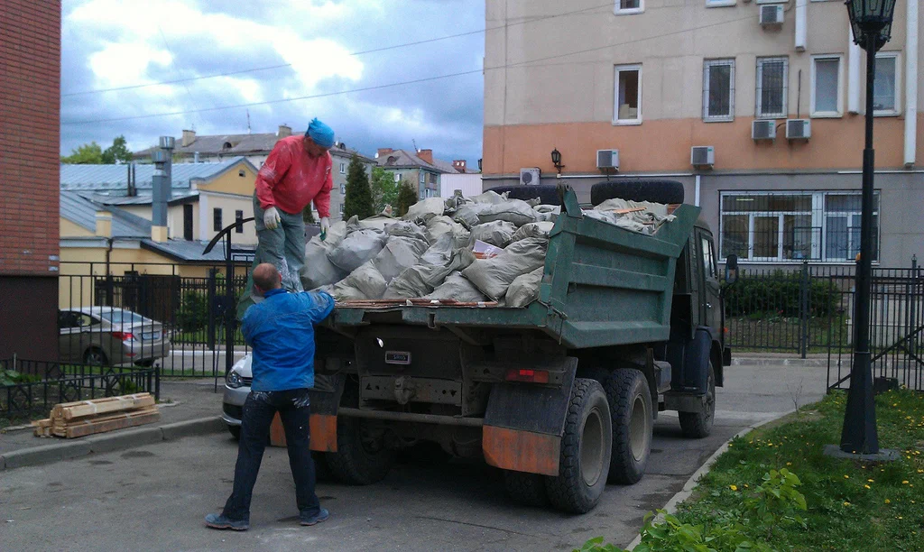 Вывоз строительного мусора в Кирове-Чепецке от 1740 руб. – ПроМусор
