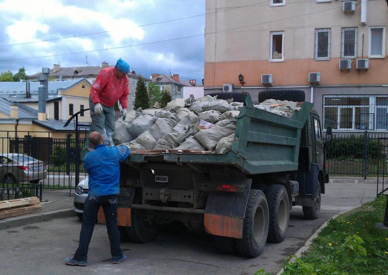 Вывоз мусора из новостройки в Кирове-Чепецке – ПроМусор, контейнеры, уборка и грузчики от 2284 руб