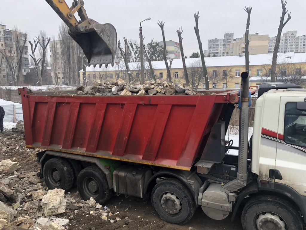 Вывоз мусора Камазом в Кирове-Чепецке в октябре