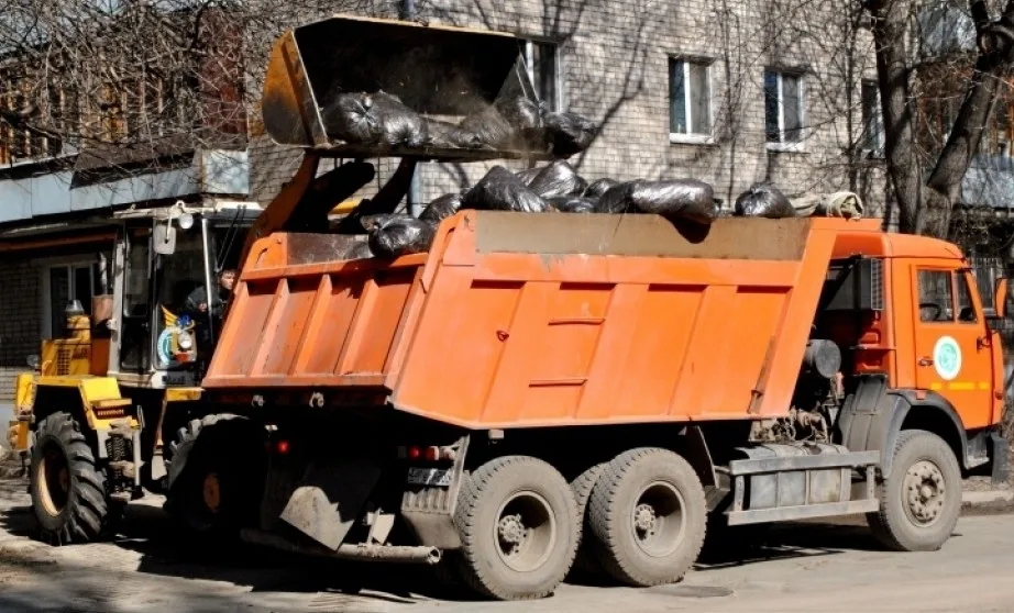 Вывоз мусора грузовым фургоном 5 тонн в Кирове-Чепецке – ПроМусор, аренда, цена от 1685 руб