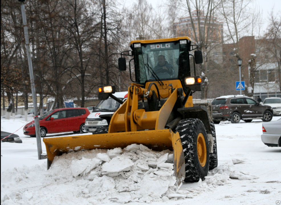 Аренда трактора для уборки снега в Кирове-Чепецке от ПроМусор – цена от 1087 руб., быстро и недорого